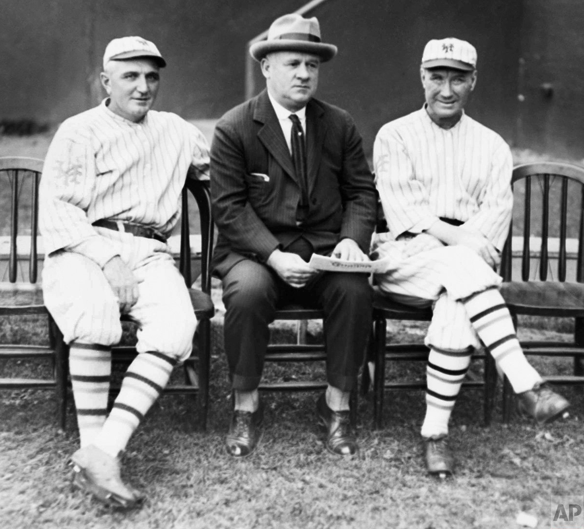 Rogers Hornsby,
              John McGraw and Hughie Jennings 1923 NYGiants